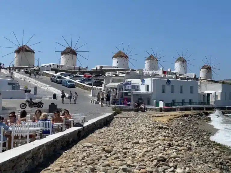 Μύκονος: Εκπληκτικές παραλίες, εναλλακτικά στέκια και οδηγίες. Ζήσε τη Μύκονο σαν ντόπιος!